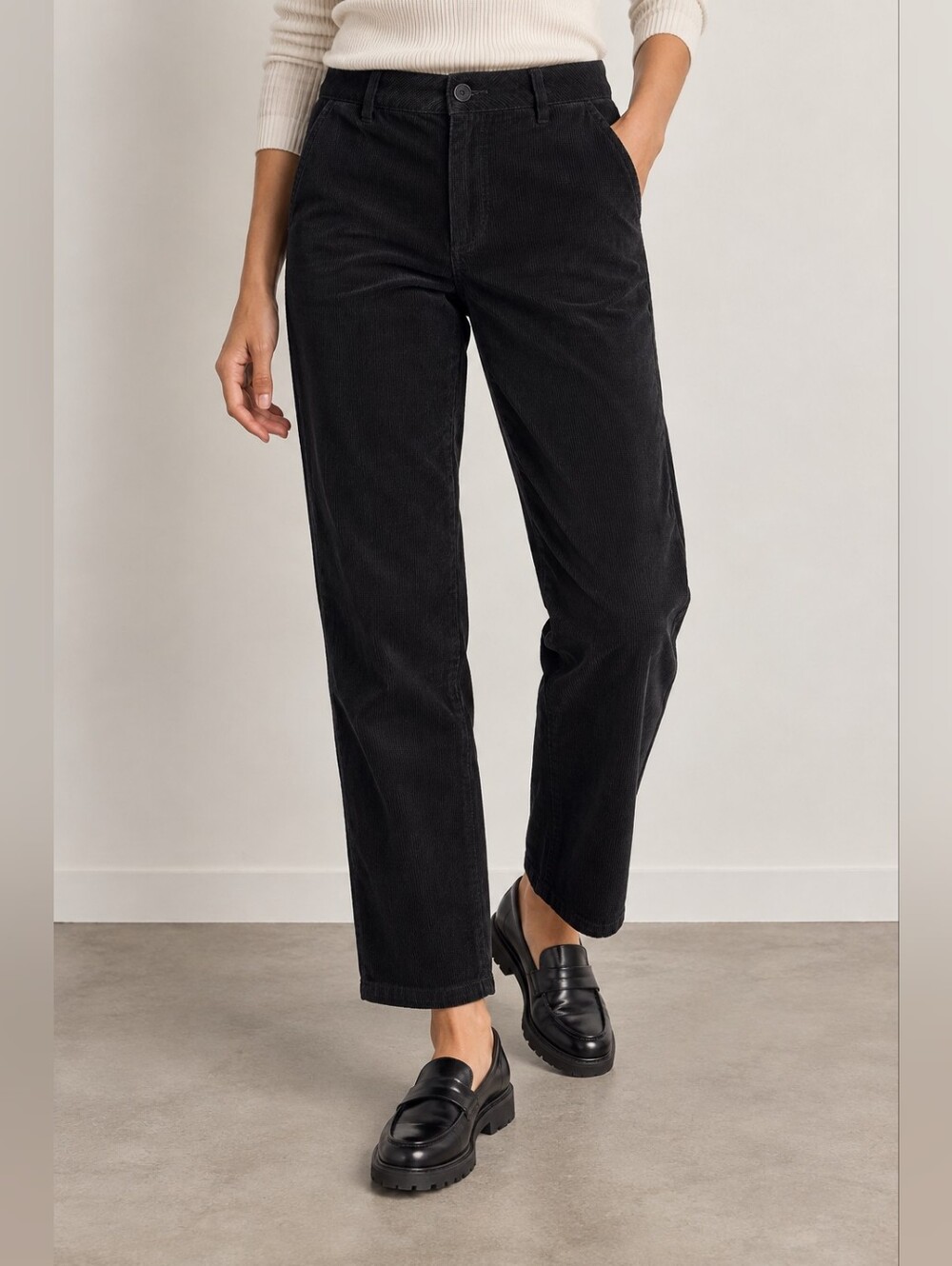 UNIQLO Black Corduroy Straight Leg Pants Size Large